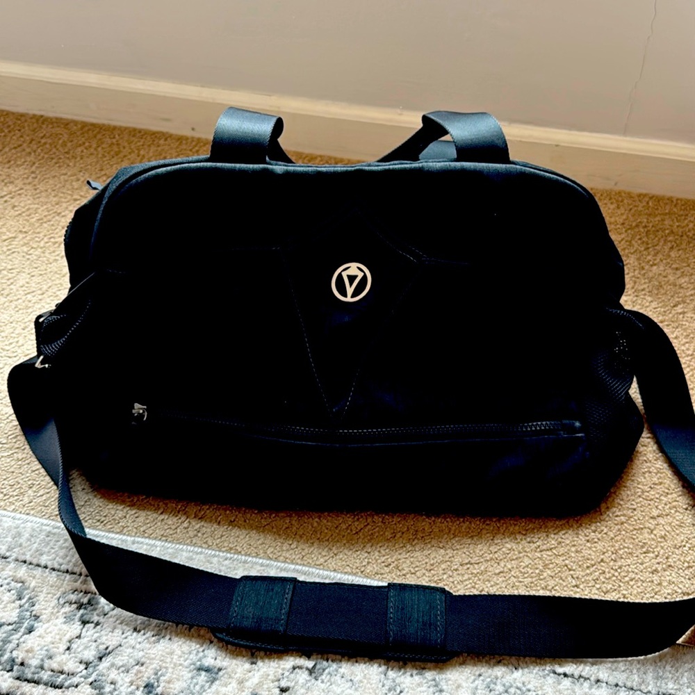 Iviva ( owned by Lululemon) Athletic / Dance Bag